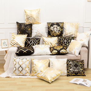 Venta al por mayor de lujo 45x45 negro geométrico cuadrado terciopelo corto estampado dorado Fundas de cojín bordado almohada para Hotel - Product Image 2