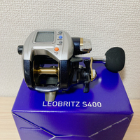 Moulinet de pêche électrique compact haute performance, ligne PE uniquement, roulement CRBB, DAIWA LEOBRITZ S400 pour la pêche en mer en eau salée depuis un bateau