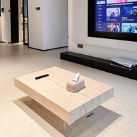 Table basse rectangulaire basse avec plateau en dalle de travertin et pieds en acrylique, design flottant minimaliste, style moderne et luxueux, adaptée