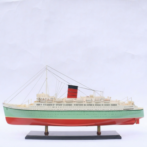 Modèle de paquebot en bois RMS Caronia fait main - Maquette historique du navire de croisière Cunard pour la décoration de la maison ou du bureau - Product Image 1