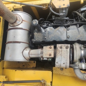 Excavatrice sur chenilles hydraulique Komatsu PC240LC d'occasion, 21 tonnes, capacité de la benne de 1,2 m, bon état, faible consommation de carburant, moteur et engrenages en bon état - Product Image 5