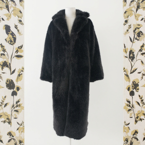 Veste en fausse fourrure élégante OEM Luxe sur mesure Longue veste en fausse fourrure Vêtements en fausse fourrure pour femmes pour l'extérieur - Product Image 1