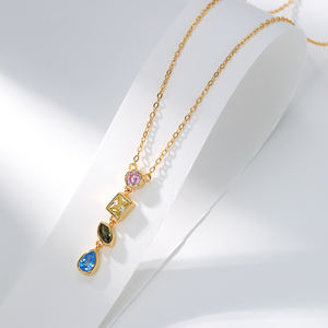 Collar con Colgante Geométrico de Plata de Ley 925 Chapado en Oro de 18K, con Circonita, 42+3cm, para Mujer, Ideal para Fiestas de Compromiso, Silver City Trendy - Product Image 4