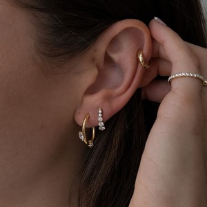 Boucles d'oreilles clous en acier inoxydable de haute qualité, plaqué or 18 carats PVD, zircon, forme C, hypoallergéniques, pour femmes, tendance soirée - Product Image 6