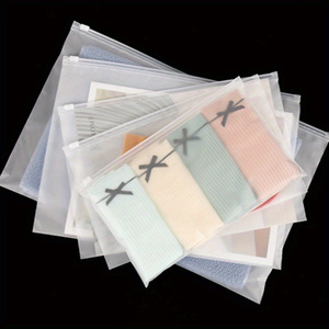 Bolsas de Plástico Transparente Esmerilado con Cierre Zip, Impresas Personalizadas y Reciclables, para Empaque y Exhibición de Ropa en Tiendas - Product Image 4