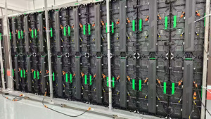 Schermo LED P3.91 8K HD per Esterni per Noleggio Eventi e Pubblicità Sfondo Palco IP65 Impermeabile Leggibile alla Luce Solare - Product Image 2