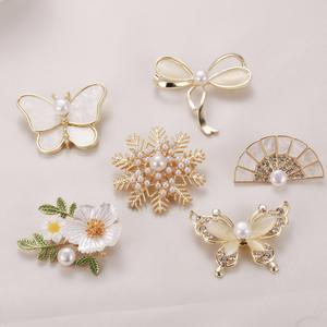Zhuji <b>Jewelry's</b> Fashionable Women's Chest Flower Pin Freshwater Pearl Bow-Shaped Brooch Anti-Slip Silk Scarf Buckle <b>Butterfly</b> - Product Image 4