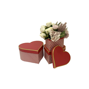 Elegante juego de cintas de lámina dorada, caja de papel de cartón en forma de corazón, esponja de embalaje de regalo rígida en relieve compensada para especial - Product Image 3