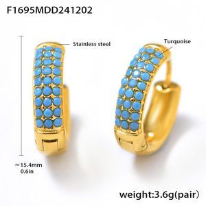 Boucles d'oreilles créoles Huggie multirangées pavées de zircone cubique colorées pour femmes |   Acier inoxydable plaqué or 18 carats PVD, étanche, hypoallergénique et durable - Product Image 6