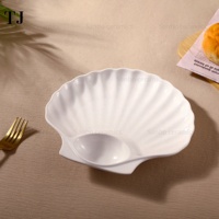 Assiette en céramique de 8.5 pouces en forme de coquille, assiette à dîner de couleur macaron, nouveau Design, assiettes divisées pour Restaurant, vente en gros d'usine
