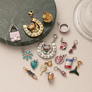 Iconos cotidianos y originales |   Colgantes de Acero Inoxidable con Baño de Oro PVD de 18K y Esmalte para Fabricación de Joyería DIY |   Amuletos de la Suerte - Product Image 1