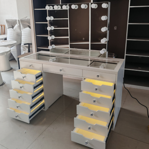Table <span class=keywords><strong>de</strong></span> <span class=keywords><strong>maquillage</strong></span> OEM avec miroir et lumières Prise <span class=keywords><strong>de</strong></span> courant Plateau en verre Grande table <span class=keywords><strong>de</strong></span> <span class=keywords><strong>maquillage</strong></span> avec 13 tiroirs Étagères <span class=keywords><strong>de</strong></span> rangement pour la chambre à coucher - Product Image 1