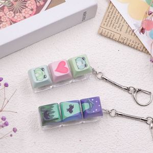 Porte-clés clavier personnalisé DIY avec impression de logo, design de clavier, capuchons de touches, interrupteurs anti-stress - Product Image 2