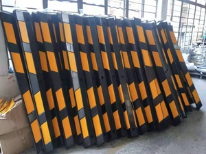 頑丈な車止め、取り付け簡単、ソリッドラバー製駐車場用カーブ、車、トラック、車両の安全確保に - Product Image 3