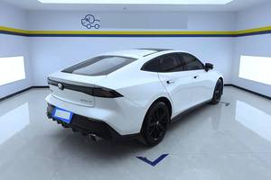 Changan UNI-V 1.5T Premium 2023, Guida a Sinistra, Benzina Euro VI, 5 Posti, <span class=keywords><strong>Auto</strong></span> Usata, Prezzo all'Ingrosso per Esportatori - Product Image 2