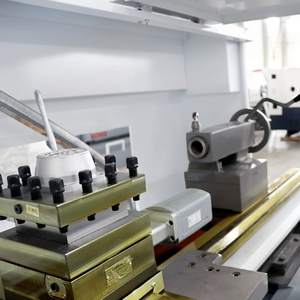 เครื่องกลึง <span class=keywords><strong>CNC</strong></span> CK6136ตัวควบคุม <span class=keywords><strong>CNC</strong></span> แบบอัตโนมัติ - Product Image 5