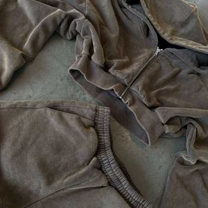 Conjunto de Sudadera Corta con Cremallera y Pantalones Cortos de Algodón para Mujer, Estilo Desgastado, Lavado Ácido, de 2 Piezas, Personalizado - Product Image 3