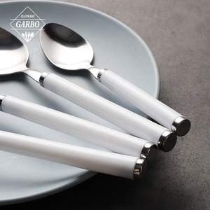 Nhà Hàng Giá Rẻ Vàng Dao Kéo Với Trắng Acrylic Xử Lý Bữa Ăn Tối Muỗng Nĩa Dao Thiết Kế Sang Trọng Thép Không Gỉ Flatware Set - Product Image 5