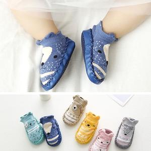 Ensemble de chaussettes pour bébé en 6 couleurs, chaussettes pour bébé mignonnes avec des animaux de dessin animé en 3D, chaussures antidérapantes pour filles et garçons - Product Image 3