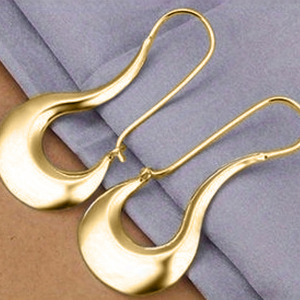 Orecchini a Cerchio Geometrici Minimalisti Unisex, Gioielli di Moda per Uso Quotidiano - Product Image 1