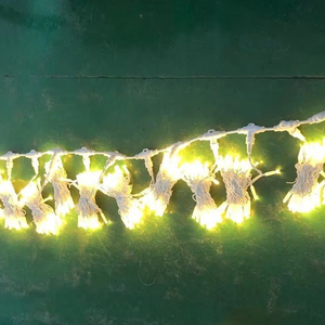 Guirlandes LED pour rideaux, 2x1,5m, 380 LED, 220-240V, CE ROHS, IP65, étanches, indice de fidélité des couleurs élevé 95, dimmables, pour Noël, utilisation en extérieur, garantie 1 an - Product Image 1