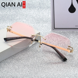 Gafas de sol de nuevo estilo con borde de corte poligonal para mujer, lentes degradados de metal sin marco dorado, UV400, ligeras, tipo 3 - Product Image 2