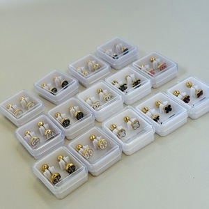 <span class=keywords><strong>Pendientes</strong></span> Pequeños Colgantes de Acero de Titanio Dorado en Caja, <span class=keywords><strong>Pendientes</strong></span> Minimalistas con Tornillo - Product Image 1