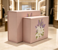 Boîte artisanale en papier rose de luxe classique, logo imprimé offset personnalisé, boîte cadeau rigide magnétique haut de gamme pour vêtements