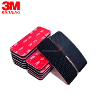 Bandes adhésives noires à boucles auto-agrippantes avec 3M VHB résistantes à la chaleur et imperméables pour une fixation sûre en intérieur et en extérieur