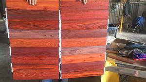 أبواب خشبية أوتوماتيكية معزولة للمخزن باب كهربائي دوار 16x8 باب جراج مزدوج رخيص - Product Image 4