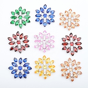 Aplique de Diamante Grande Floco de Neve com Micro Zircônia e Flor, Fecho de Cobre Banhado, Fivelas de Base Plana com Nó de Sapo para Embelezamento de Casamento - Product Image 3