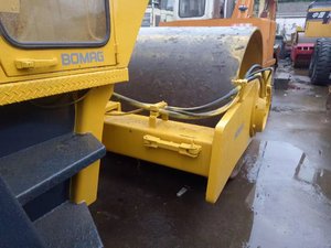 Compactadora Vibratoria Usada Dynapac BW213/BW217/BW211D, Bomba Dynapac Japonesa, Rodillo Compactador en Venta - Product Image 5