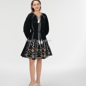 Robe d'été personnalisée pour femmes, design tendance 2025, broderie florale, robes pour femmes en coton - Product Image 1