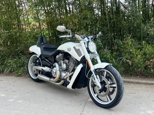Motocicleta <span class=keywords><strong>Harley</strong></span>-<span class=keywords><strong>Davidson</strong></span> V-Rod Muscle Premium American Muscle - Product Image 1