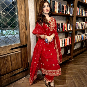 Ensemble de kurta brodée rouge pour femmes avec travail au fil doré, longueur cheville, tenue traditionnelle indienne pakistanaise, toutes saisons - Product Image 1