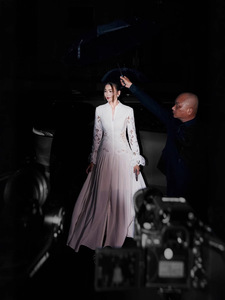 Nouvelle <span class=keywords><strong>Robe</strong></span> Longue Vintage Décontractée et Sexy à Manches Évasées en Dentelle, Modèle Empire avec Découpes Respirantes sur le Devant, Idéale Printemps-Été 2026 - Product Image 2