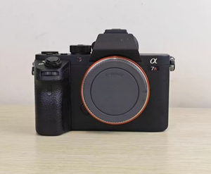 กล้องดิจิตอลมือสองรุ่น A7 R II ความละเอียดสูง 42MP ฟูลเฟรม เซ็นเซอร์ BSI-CMOS ประสิทธิภาพสูง - Product Image 3