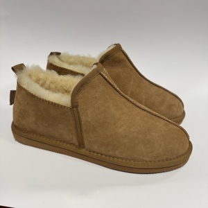 Mules d'hiver unisexes en peau de mouton douce double face avec semelle intérieure en peau de mouton et semelle extérieure en <span class=keywords><strong>mousse</strong></span> à mémoire de forme EVA pour une utilisation intérieure et extérieure - Product Image 3