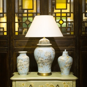 Chất lượng tốt màu xanh gốm đèn bàn, hoa mô hình LED E27 nhà trang trí đèn bàn Sản xuất tại Trung Quốc - Product Image 4