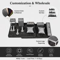 JUNSEN Ensemble de présentoirs à bijoux en velours suédé gris, texture délavée, cadre en métal chromé, 8 accessoires modulaires, fabriqué en Chine, moule d'échantillon