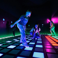 Plancher interactif avec jeux d'activation personnalisés à grille LED RGB avec lumières en briques Système d'éclairage LED RGB moderne