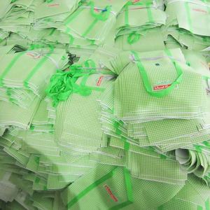 Logo personalizzato durevole 15L eco-friendly isolato pranzo borsa termica con chiusura a cerniera con motivo termico Non tessuto lettera - Product Image 5