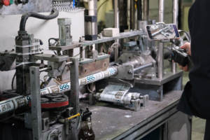 מפעל מכירה ישירה צבע איטום אריח תיקון קיר שימוש שחור לבן אקריליק סיליקון איטום - Product Image 4