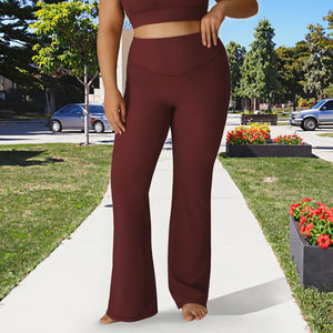 Conjunto Deportivo Sólido de Tallas Grandes: Leggings Ligeros de Pierna Ancha con Control de Abdomen y Cintura Alta, y Sujetador Deportivo Sexy con Cierre Frontal - Product Image 3