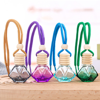 Diffuseur d'arôme 8ml diffuseur de parfum verre désodorisant de voiture bouteille de parfum suspendue avec couvercle en bois vente en gros