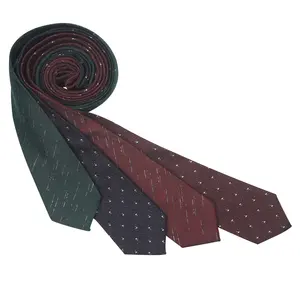 Ultimo Set di moda per gli uomini su misura in microfibra poliestere e cotone misto cravatta a farfalla e fazzoletto da taschino