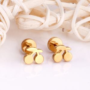 Boucles d'oreilles clous en acier inoxydable de haute qualité, forme cerise, vente en gros, bijoux de piercing tendance pour femmes - Product Image 1