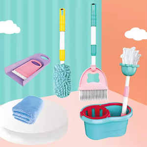 Lucky Toys Ensemble d'outils <span class=keywords><strong>de</strong></span> nettoyage amusant pour jeu d'imitation, jouet <span class=keywords><strong>de</strong></span> nettoyage domestique, kit <span class=keywords><strong>de</strong></span> nettoyage pour la maison, balai, serpillière, seau à déchets - Product Image 3
