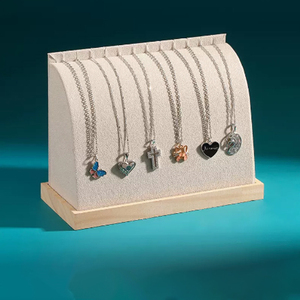 Expositor de Joyería en Forma de Arco, Soporte Curvo para Collares con Base de Madera Sólida - Product Image 6