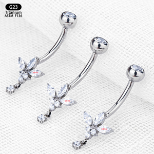 Piercing de nombril en titane motif papillon 10mm G23 ASTM F136 à filetage interne - Product Image 3